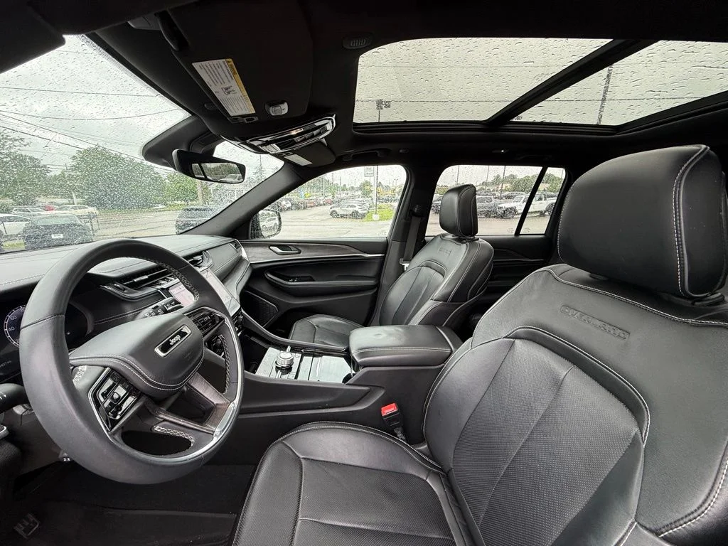 Used 2023 Black Jeep Overland image 12