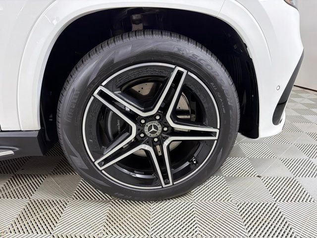 New 2026 Polar White Mercedes-Benz GLS 450 image 9