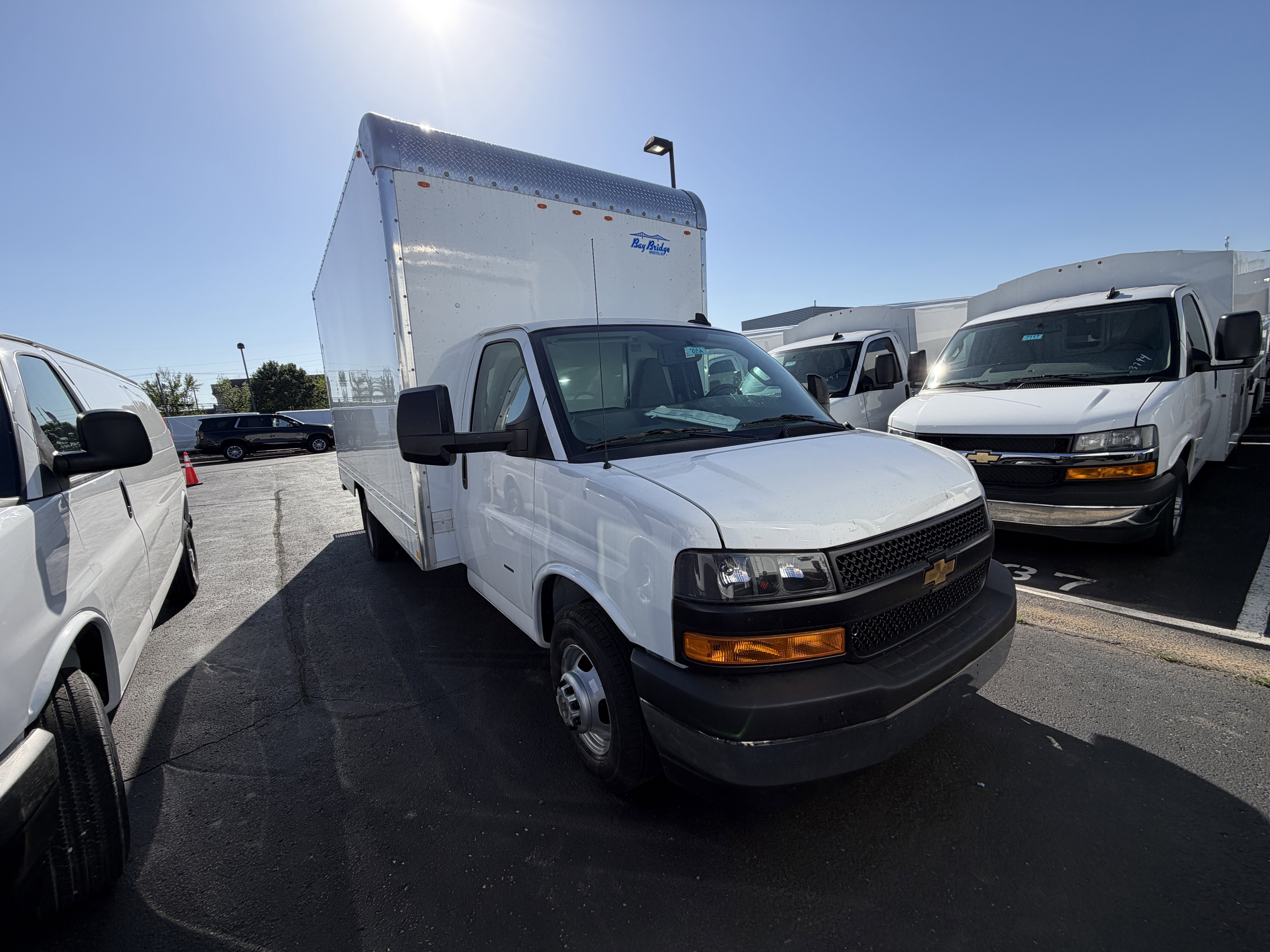 New 2026 Summit White Chevrolet 1WT image 2