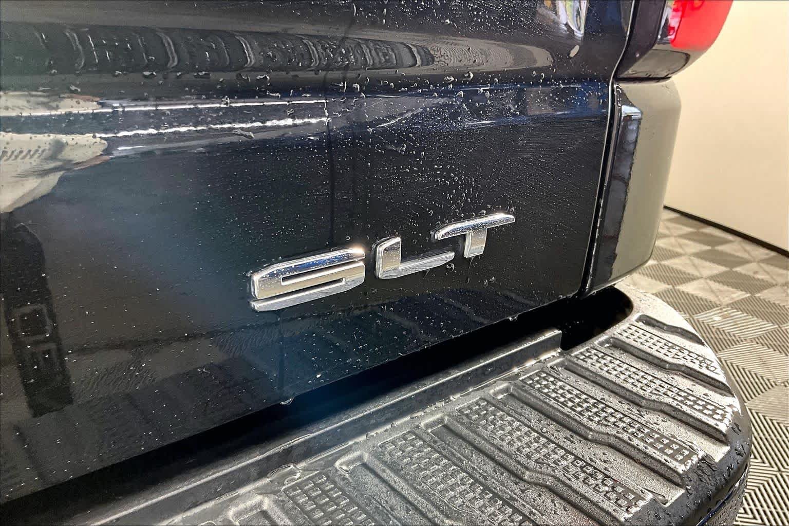 Used 2020 Onyx Black GMC SLT image 10