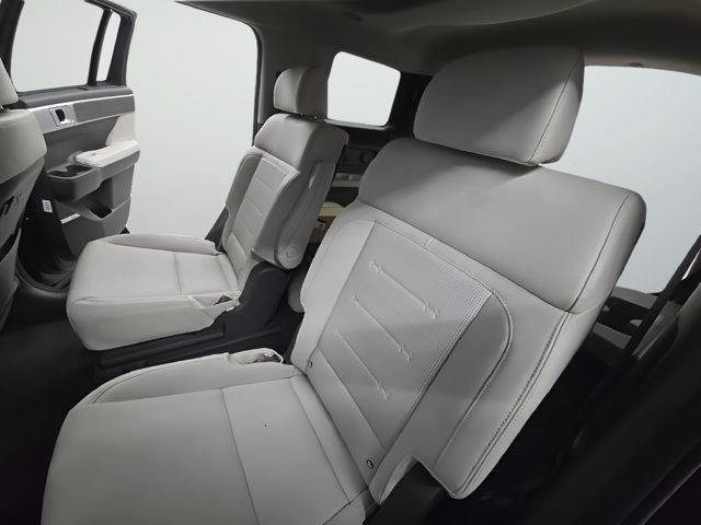 New 2027 Black Hyundai Limited AWD image 17
