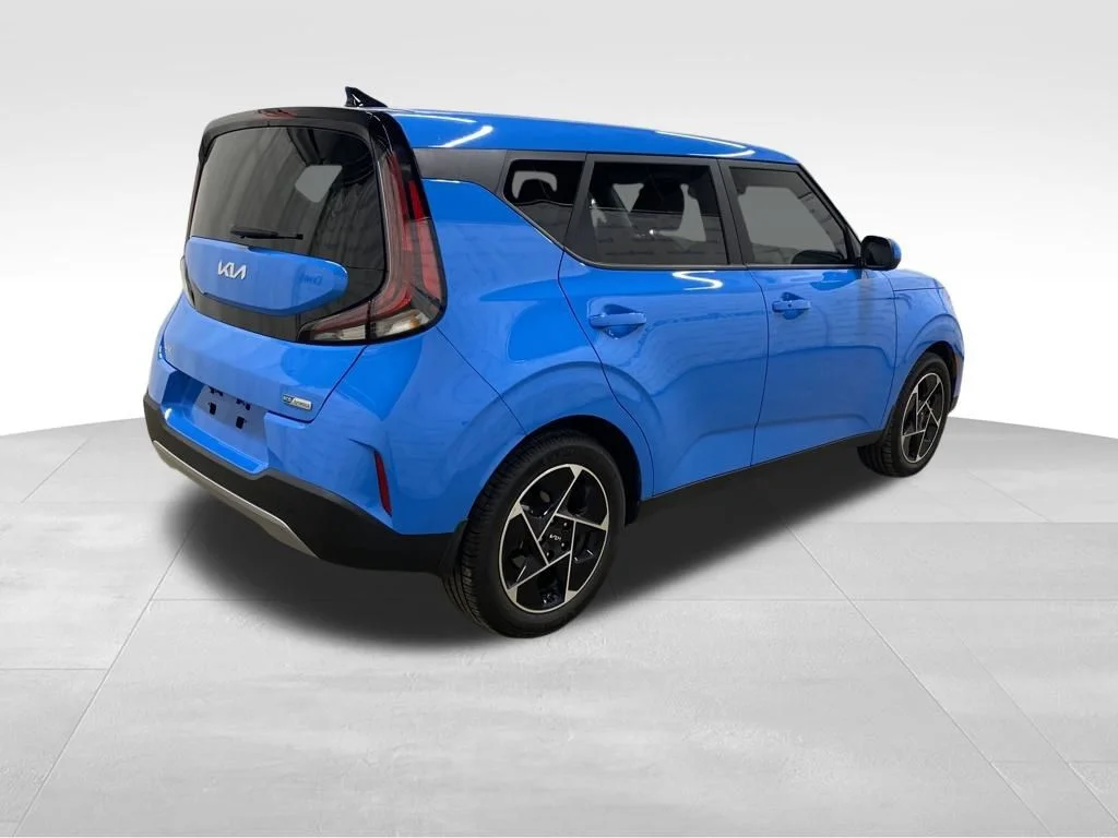 Used 2025 Surf Blue Kia EX image 4