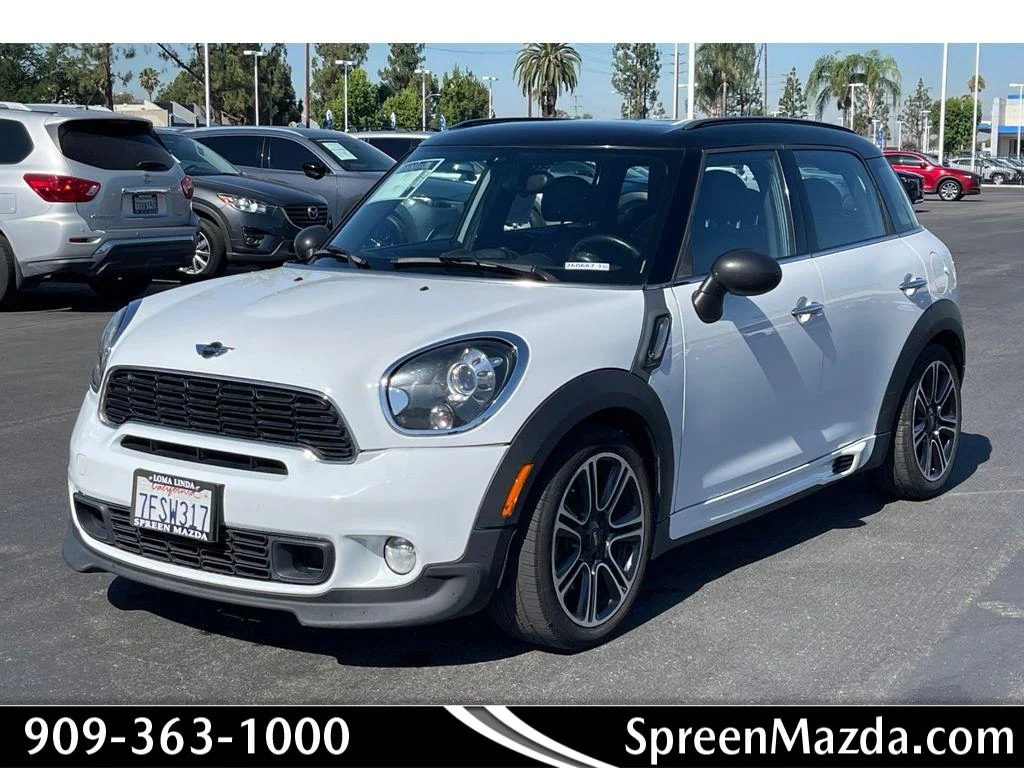 Used 2014 Light White MINI S image 1