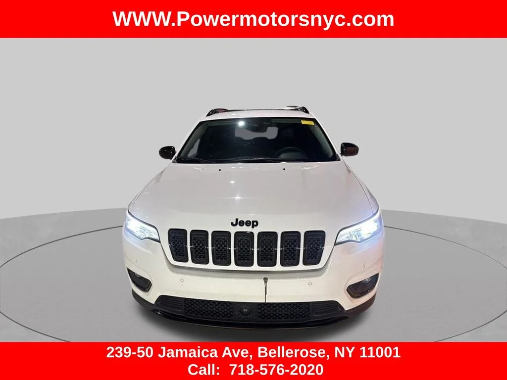 Used 2023 White Jeep Altitude image 2