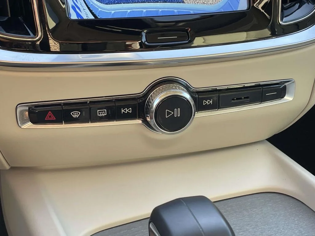 2025 Volvo V60 Cross Country Plus - Photo 19