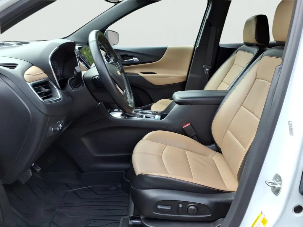 Used 2023 SUMMIT WHITE Chevrolet Premier image 17
