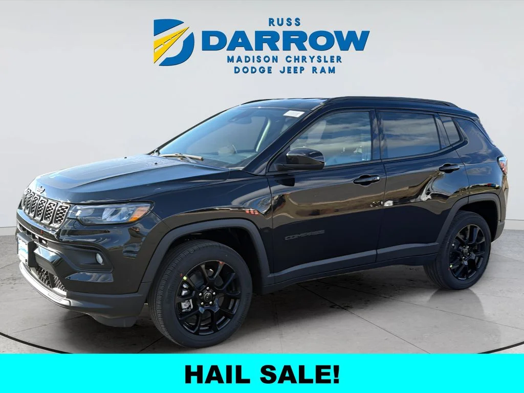 New 2026 Diamond Black Crystal Pearl-Coat Exterior Paint Jeep Latitude image 1