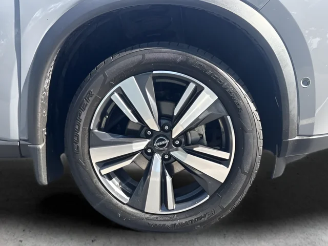Used 2023 Gray Nissan SL image 26