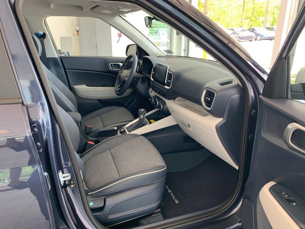 New 2026 White Hyundai SEL w/Two-Tone Roof image 18