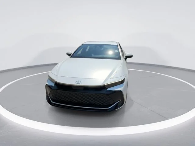 Used 2023 White Toyota XLE image 3