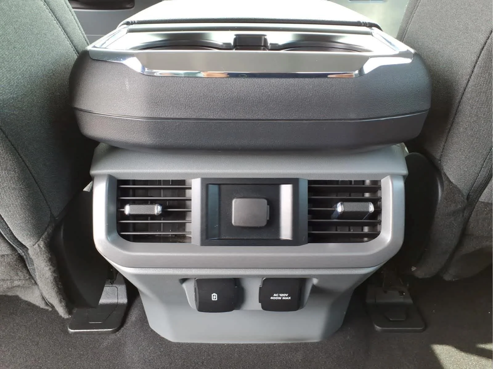 Used 2023 Avalanche Gray Ford XLT image 30