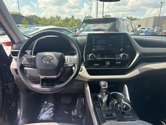 Used 2021 Black Toyota XLE image 15