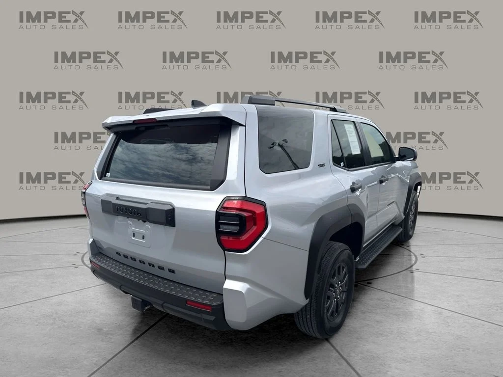 Used 2025  Toyota SR5 image 5