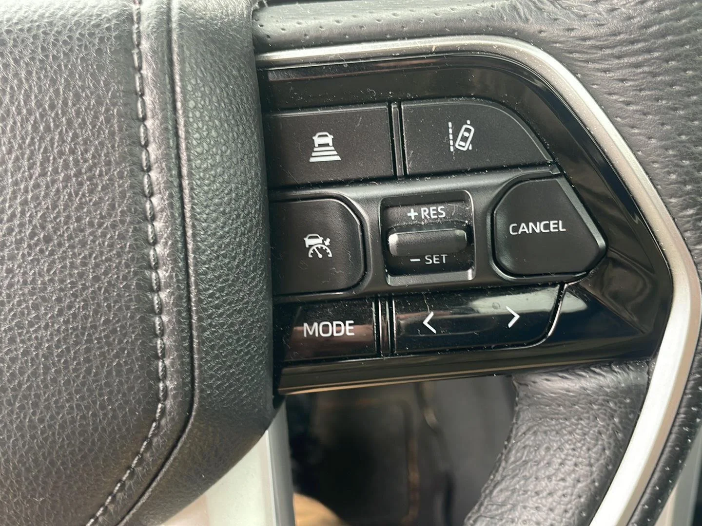 Used 2023 Wind Chill Pearl Toyota Platinum image 4