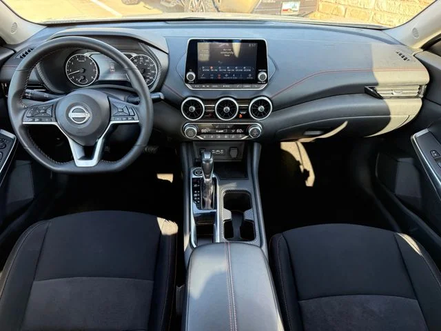 Used 2025 Aspen White Nissan SR image 24