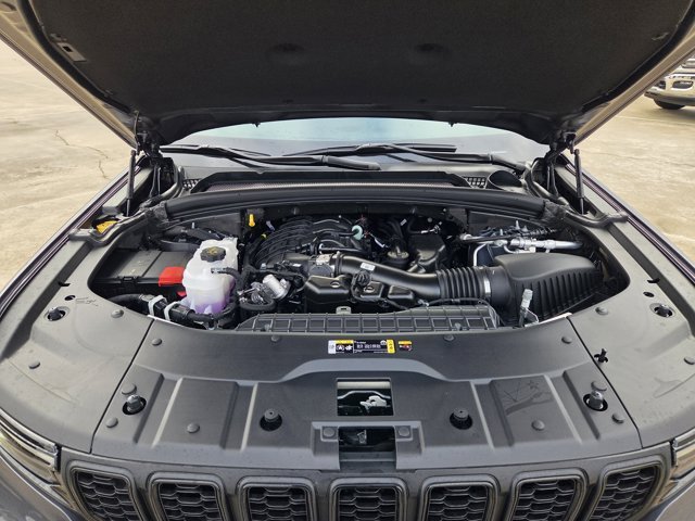 New 2025 Baltic Gray Metallic Clear-Coat Exterior Paint Jeep Altitude X image 33