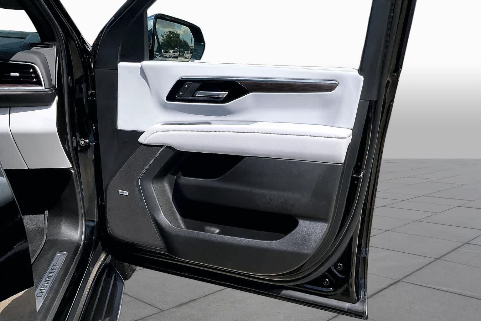2025 Chevrolet Tahoe Premier - Photo 22