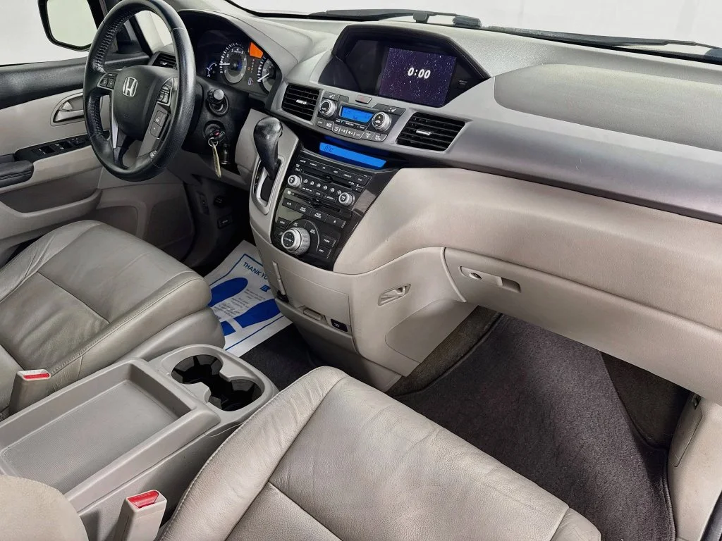 Used 2011 Gray Honda Touring image 39
