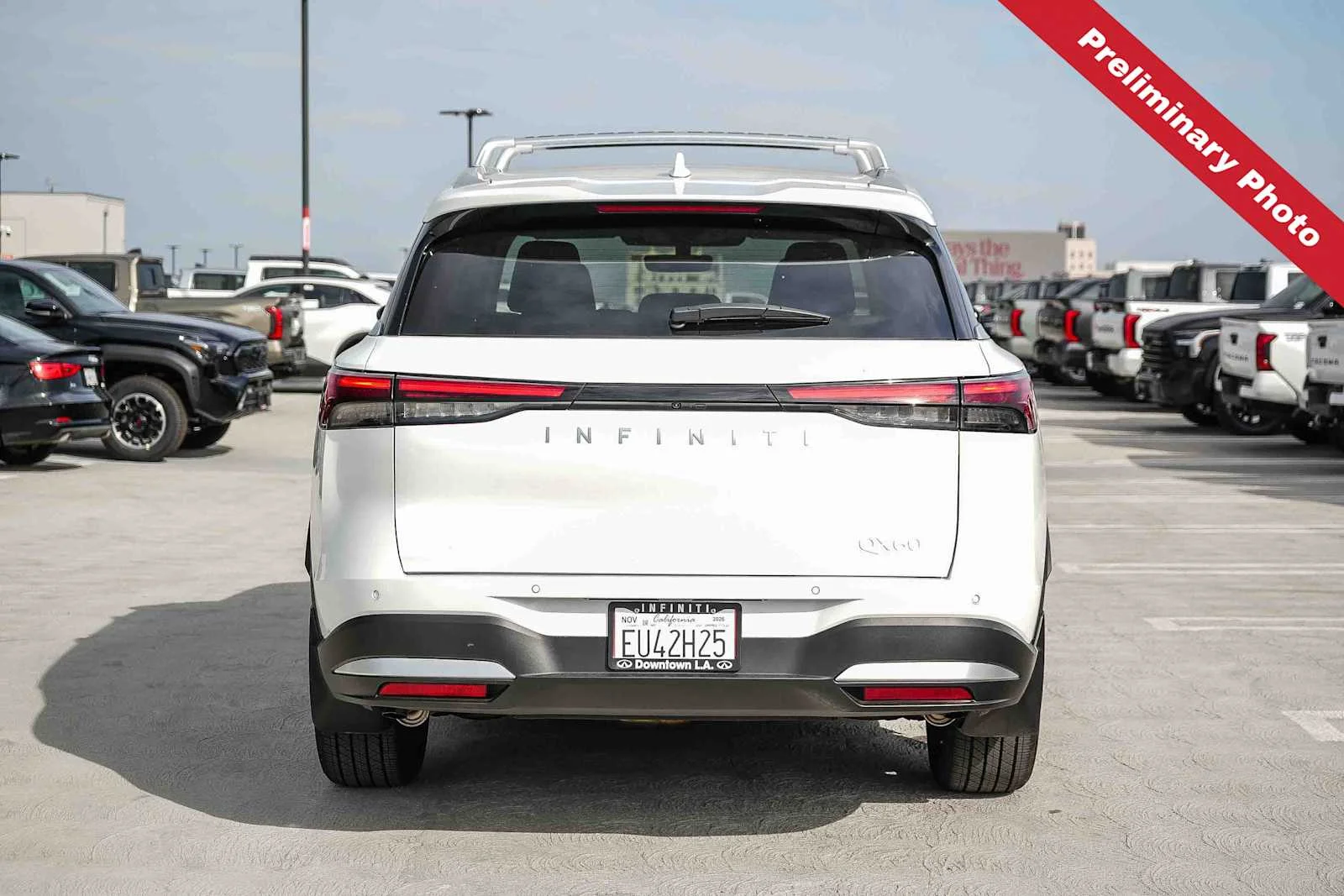 Certified Used 2026 Radiant White INFINITI LUXE image 7