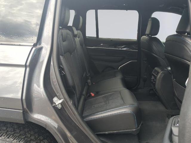 Used 2023 Metallic Jeep  image 20