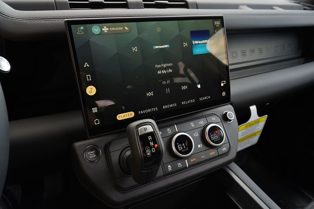 New 2026 Santorini Black Land Rover S image 18