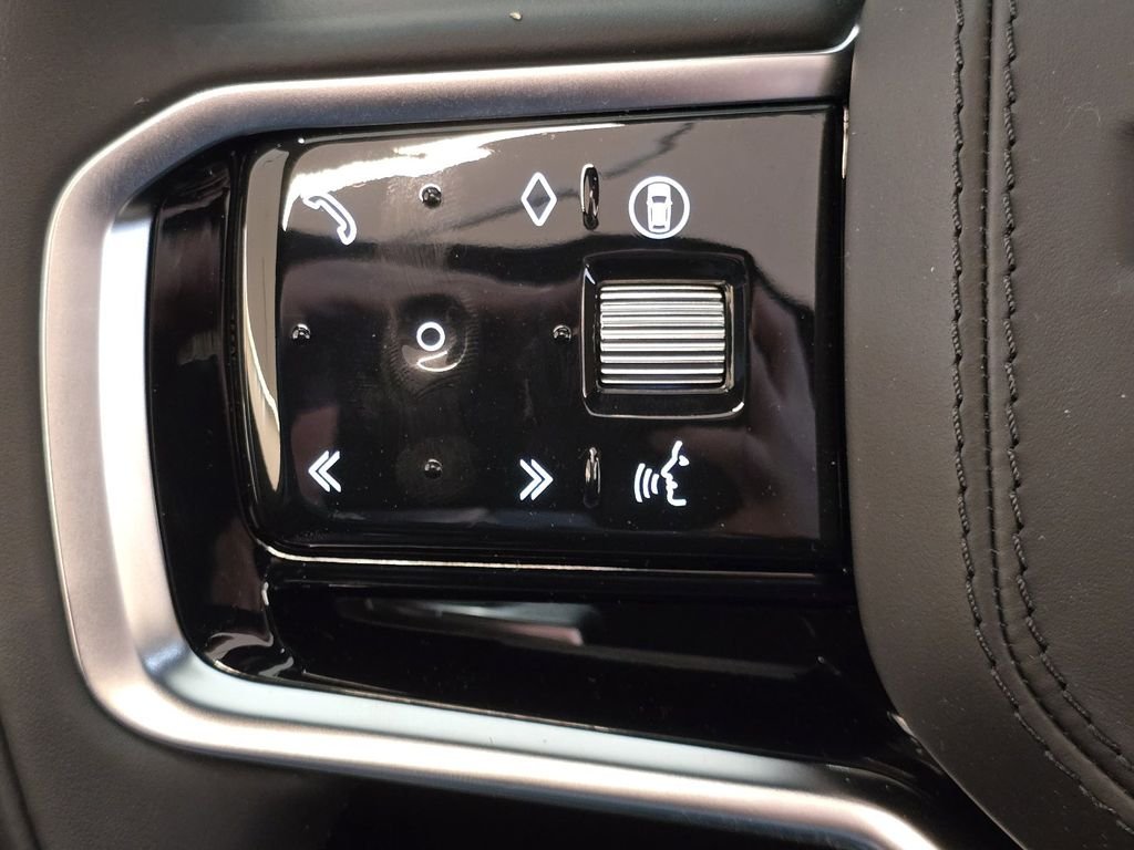 New 2026 Borasco Grey Land Rover se image 15