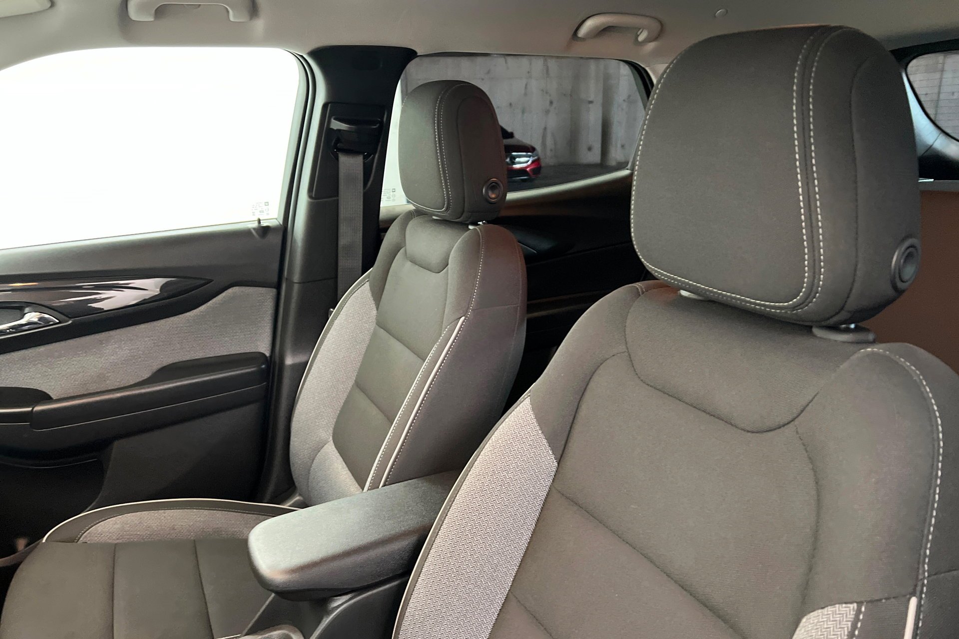 Used 2025 Summit White Chevrolet LT image 17