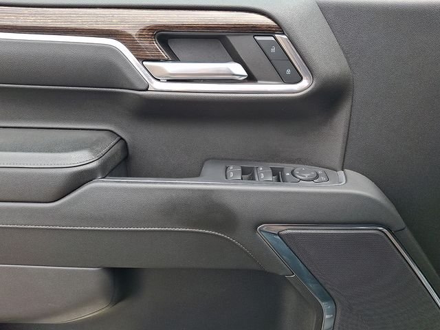 Used 2024 Titanium Rush Metallic GMC Elevation image 11