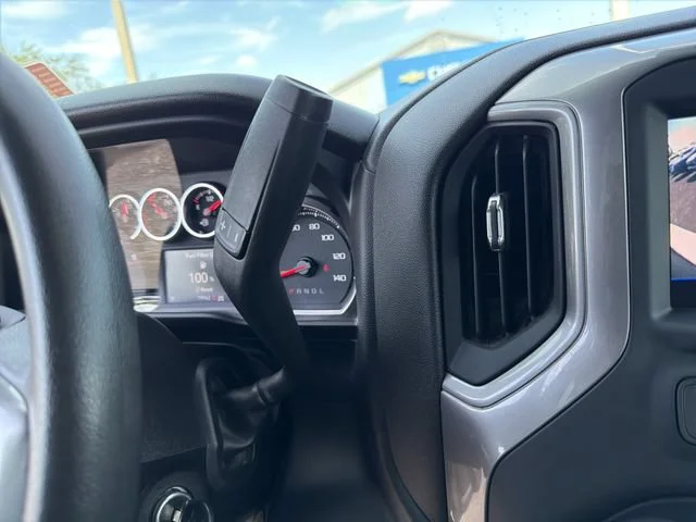 Used 2022 Summit White Chevrolet Custom image 24