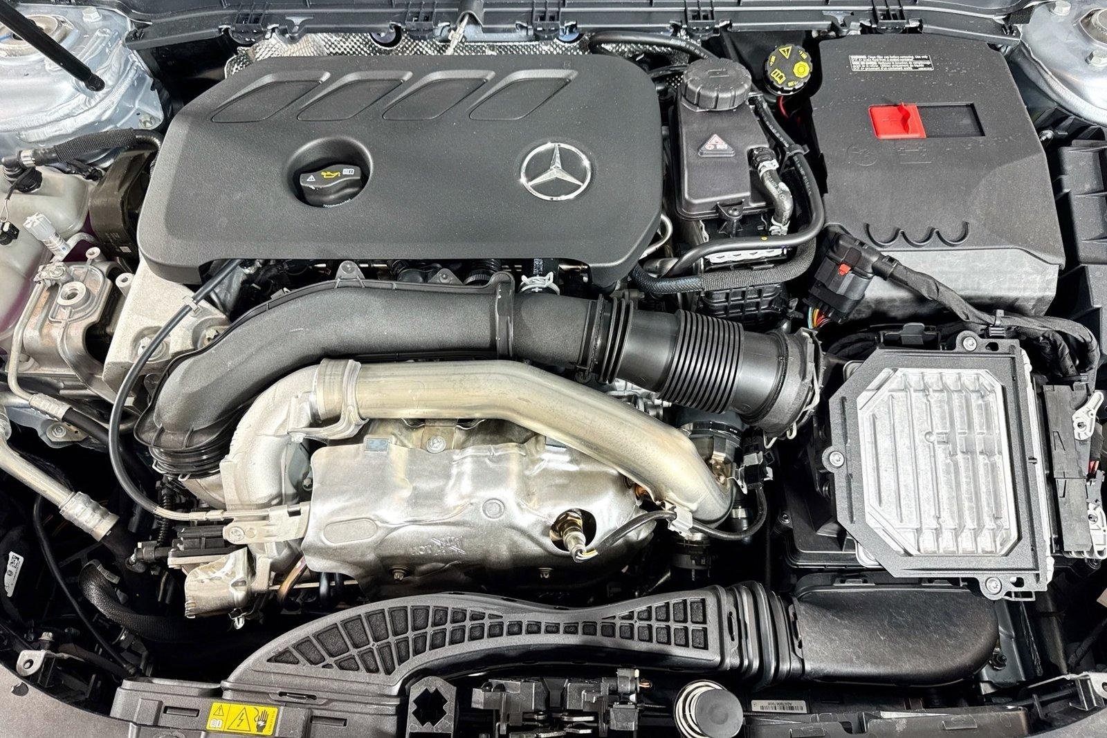 New 2026 Cirrus Silver Metallic Mercedes-Benz GLB 250 image 28