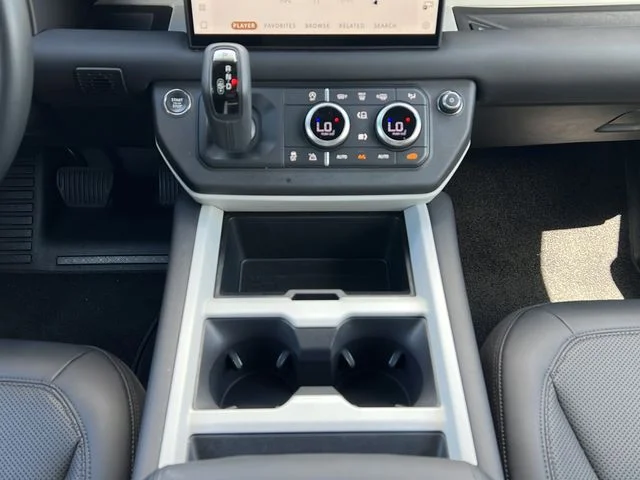 Used 2025 Black Land Rover S image 18