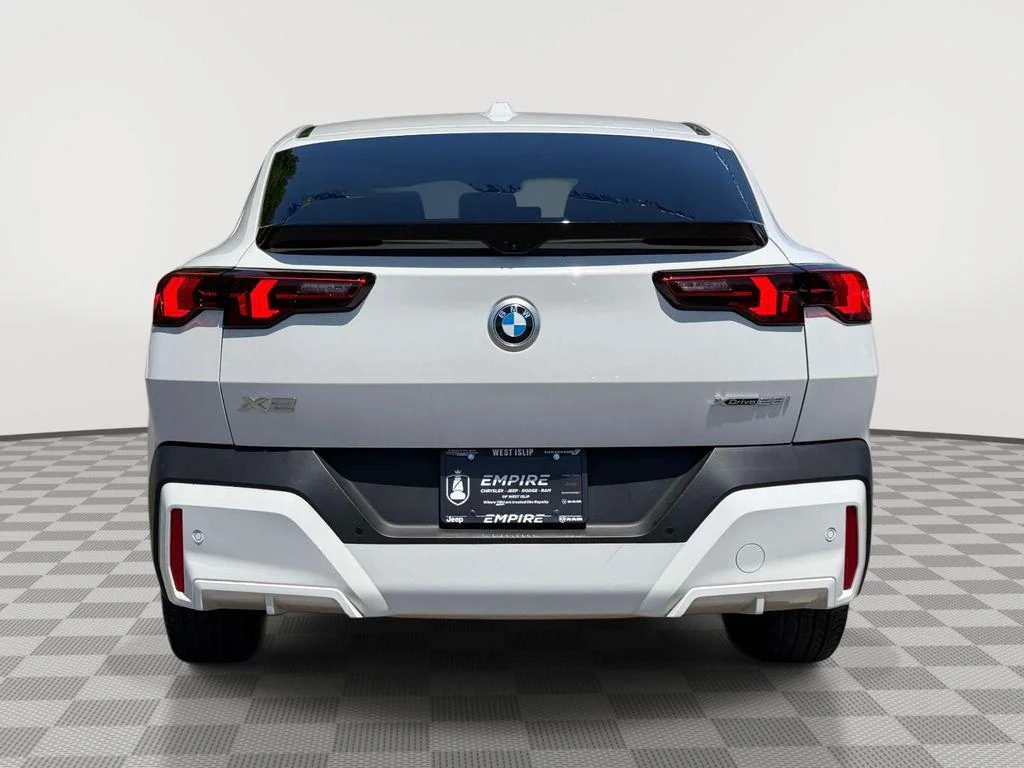 Used 2025 Alpine White BMW xDrive28i image 7