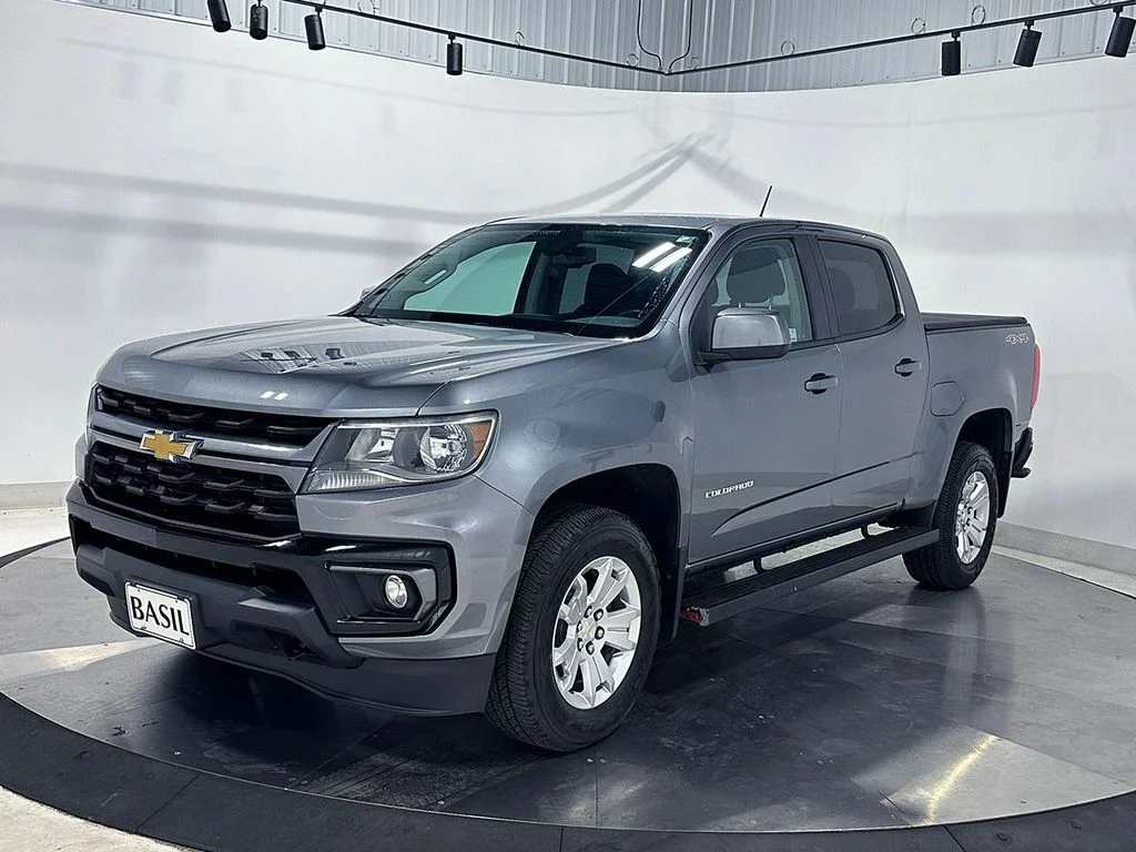 Used 2021 Gray Chevrolet LT image 8
