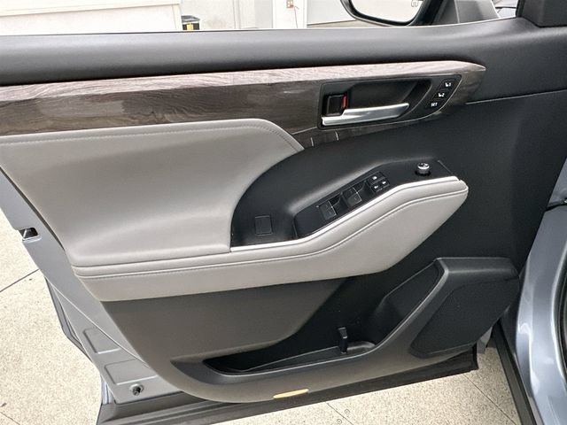2021 Toyota Highlander Limited - Photo 21