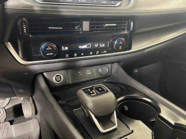 Used 2021 Gray Nissan SV image 19