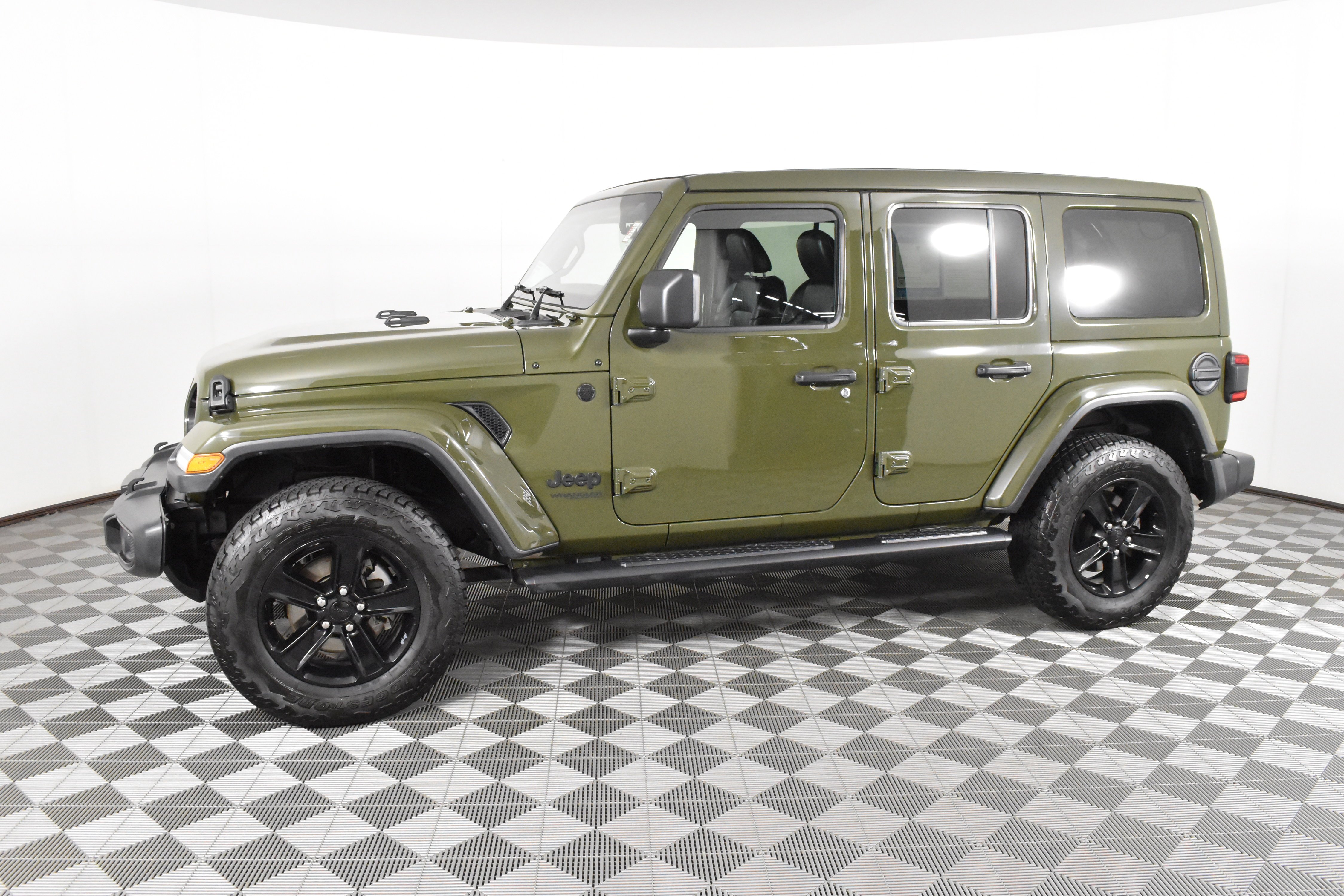 2020 Jeep Wrangler Unlimited Sahara Altitude - Photo 9