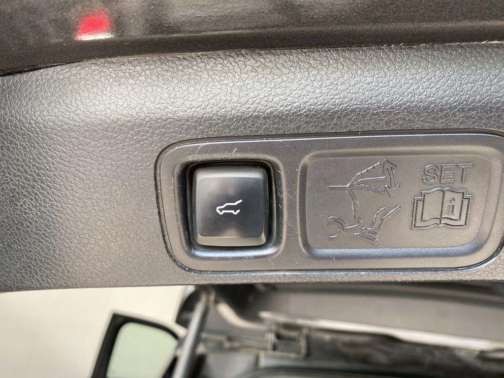 Used 2018 Magnetic Ford Limited image 19