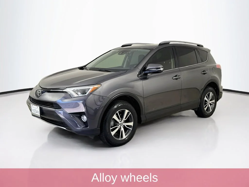 Used 2017 Gray Toyota XLE image 3