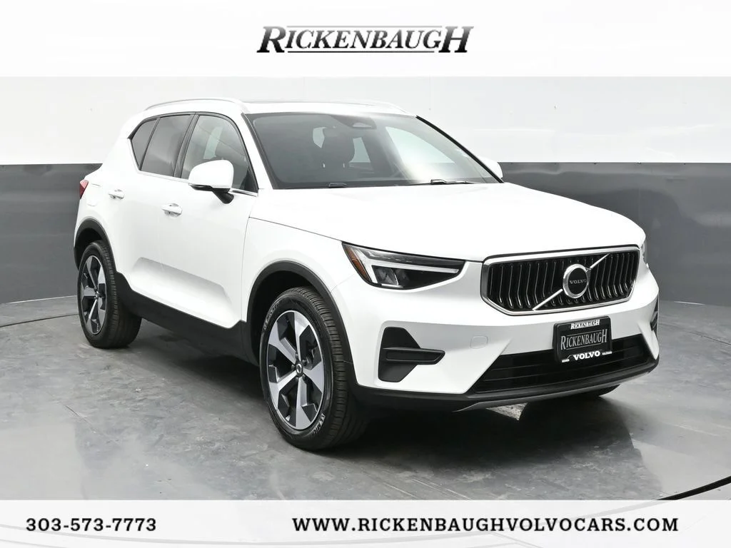 2025 Volvo XC40 B5 Core Bright AWD's photo