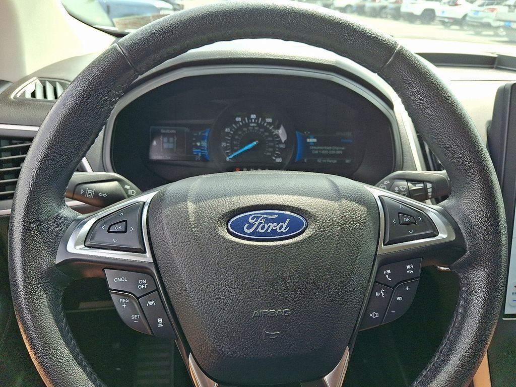 Used 2022  Ford SEL image 20