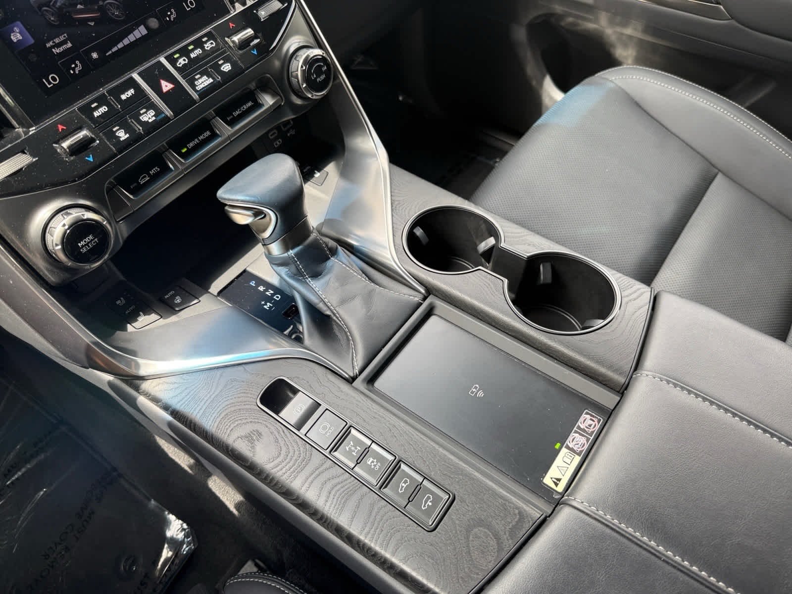 2024 Lexus LX 21