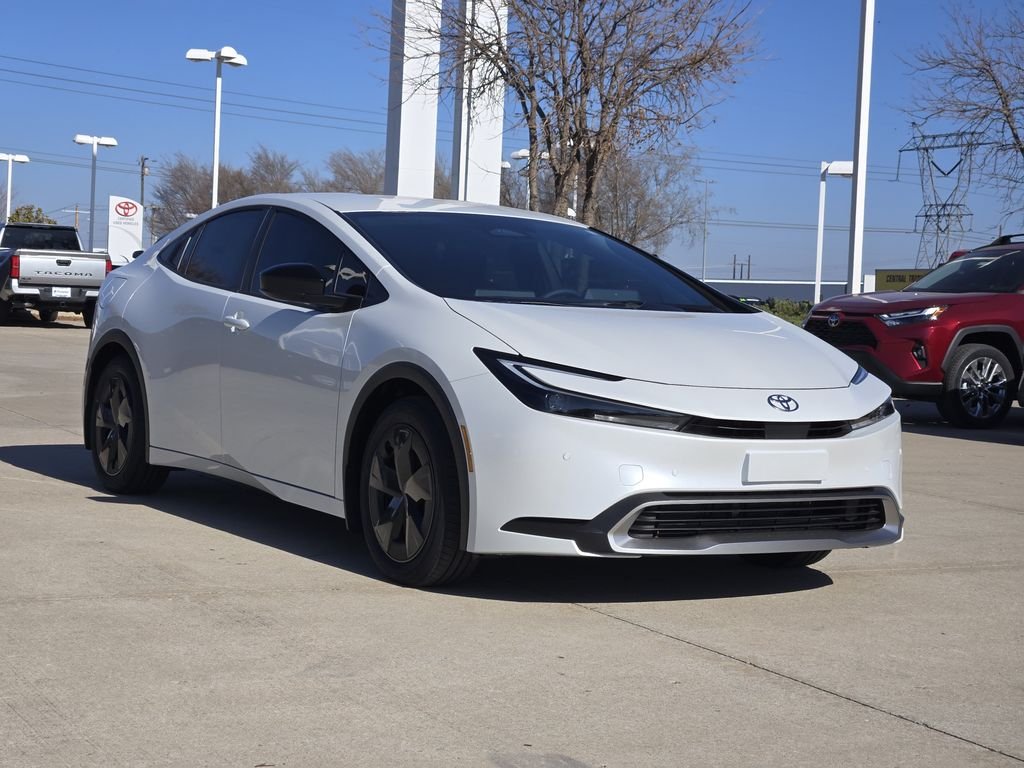 2026 Toyota Prius Plug-in Hybrid SE - Photo 2