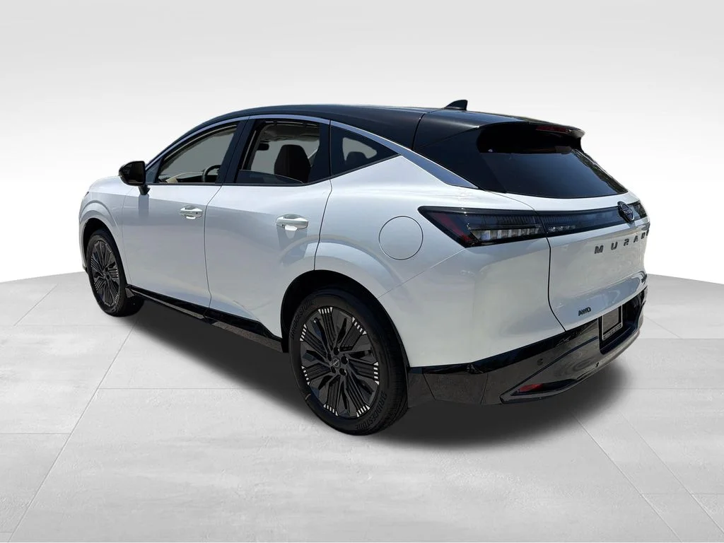 New 2026 Everest White Pearl TriCoat / Super Black Two-tone Nissan Platinum image 5