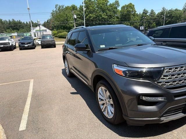Used 2020 Gray Ford Limited image 1