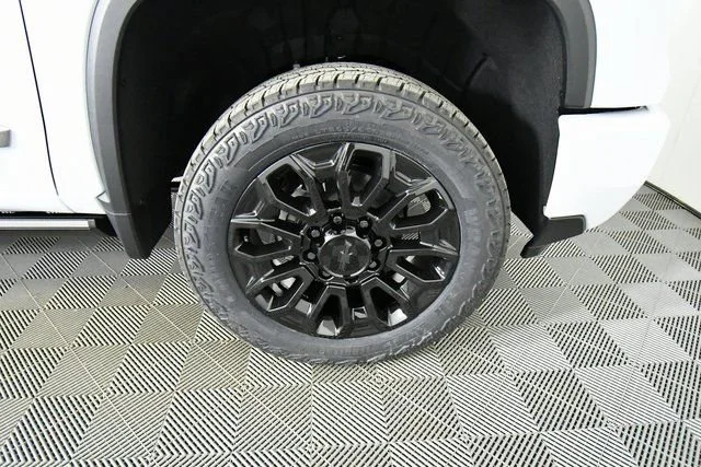 New 2026 Polar White Tricoat Chevrolet High Country image 17