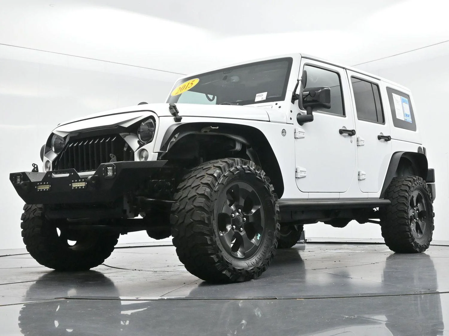 Used 2015 Bright White Clearcoat Jeep Altitude image 43