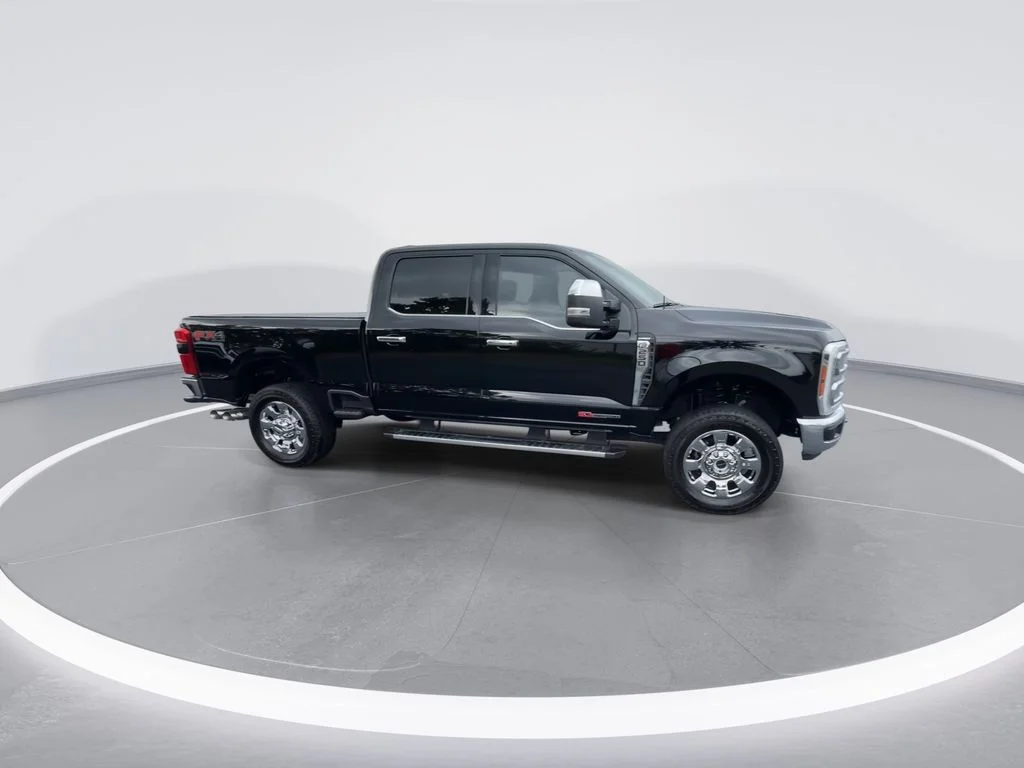 Used 2025 Black Ford Lariat image 2