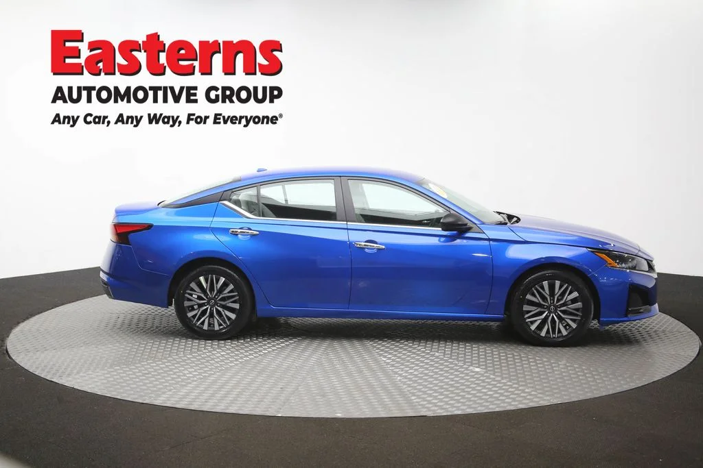 Used 2025 Blue Nissan 2.5 SV image 44
