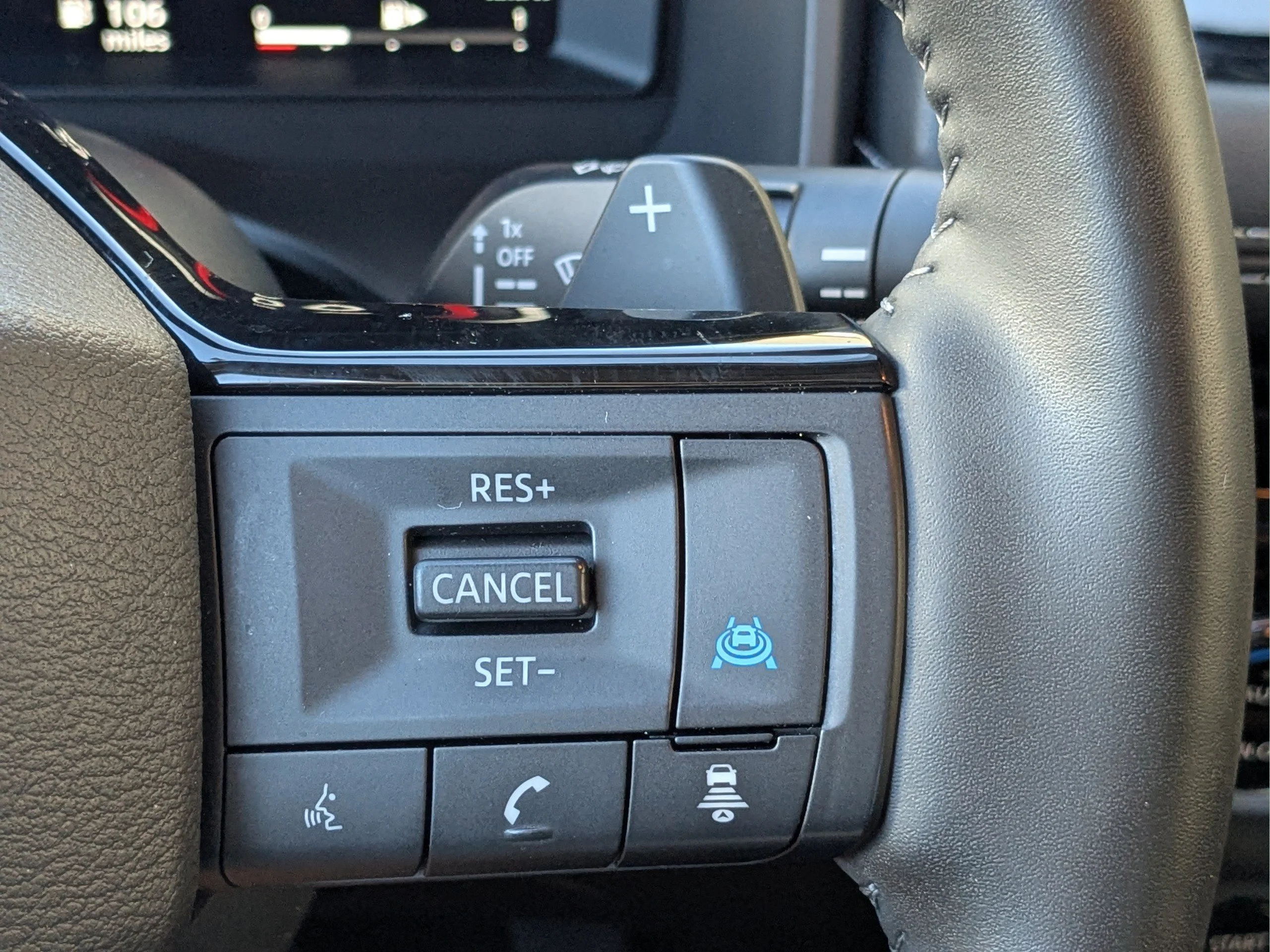 Used 2025 Super Black Nissan Platinum image 24