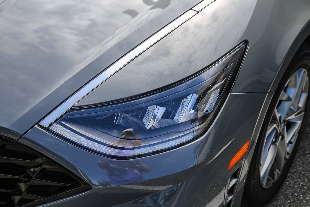 Used 2020 Gray Hyundai SEL image 9